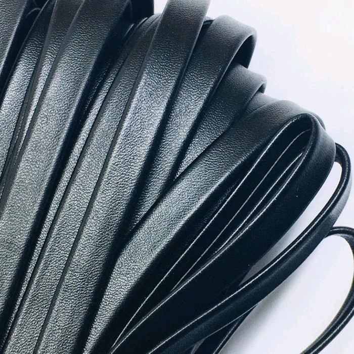 Шнур декоративный, кожзам, 10 мм, цвет чёрный
